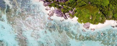 La Digue Anse kaynak D'Argent panoramik ek yükü hava görünümünde 