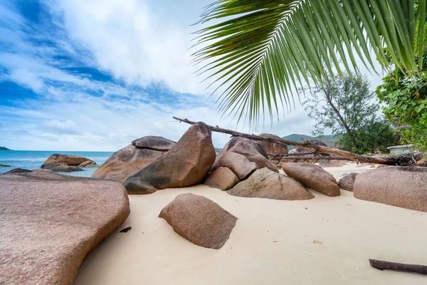 Beautiful rounded rocks of Anse Boudin - Praslin, Seychelles — Stock Photo, Image