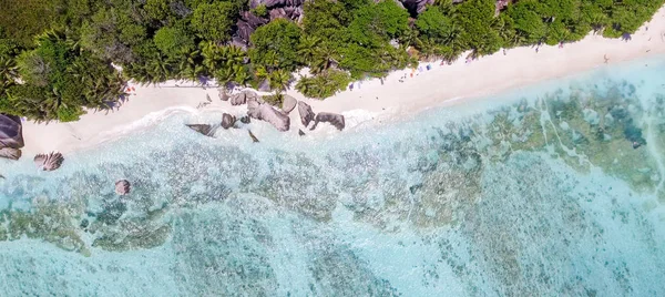 La Digue Anse kaynak D'Argent panoramik ek yükü hava görünümünde 