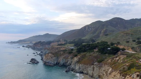 Letecký pohled na Cabrillo dálnice nedaleko mostu Bixby, Ca — Stock fotografie