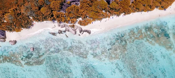 La Digue Anse kaynak D'Argent panoramik ek yükü hava görünümünde 