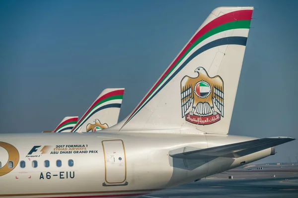 Abu Dhabi, Emiráty - 3 září 2017: Etihad letadla v Abu Dhab — Stock fotografie