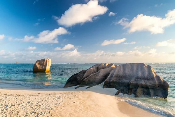 Szép kerek sziklák, Anse forrás D'Argent - Seychelle-szigetek — Stock Fotó