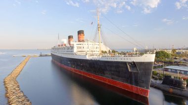 Long Beach, Ca - 1 Ağustos 2017: Rms Queen Mary okyanus olan lin