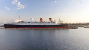 Long Beach, Ca - 1 Ağustos 2017: Rms Queen Mary okyanus olan lin