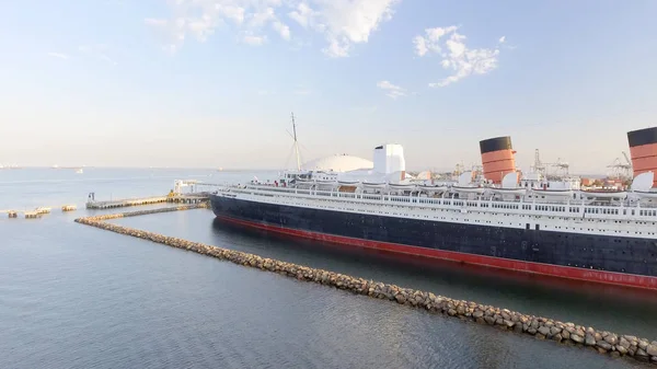 Aerial view of RMS Queen Mary ocean liner, Long Beach, CA — Stock Photo, Image