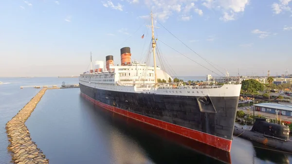 Long Beach, Ca - 1 Ağustos 2017: Rms Queen Mary okyanus olan lin