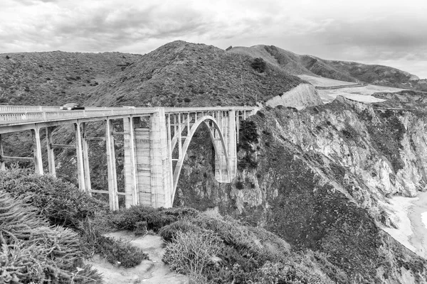 Big Sur, Kaliforniya'da Bixby köprünün güzel manzara — Stok fotoğraf