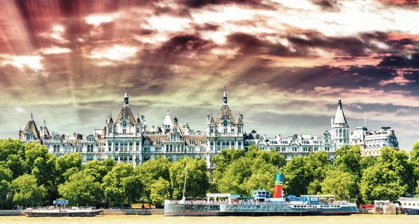 Los Royal Horseguards construidos originalmente en 1884 en estilo de una Fre —  Fotos de Stock