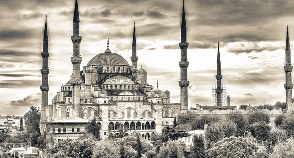 Alte architektur von istanbul — Stockfoto