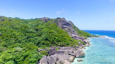 Anse kaynak D'Argent, La Digue - Seyşeller havadan görünümü