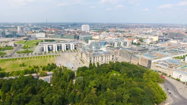Vista aérea do horizonte de Berlim a partir de 17 de junho estrada, Alemanha — Fotografia de Stock