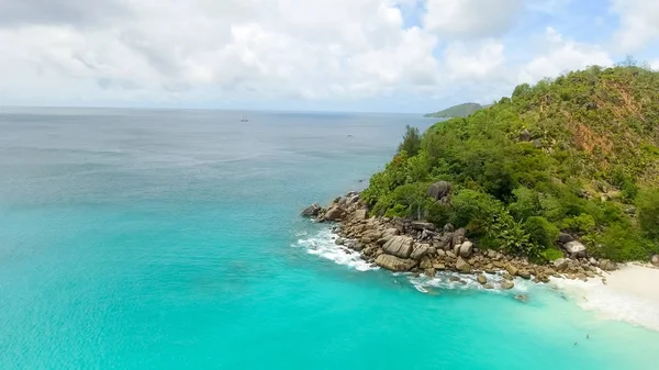 Kaunis ilmakuva Seychellien saarelle — kuvapankkivalokuva