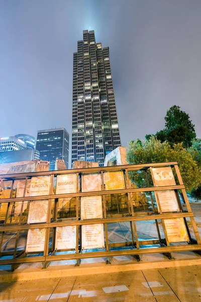 SAN FRANCISCO - AUGUST 5, 2017: Night skyline of San Francisco f — Stock Photo, Image