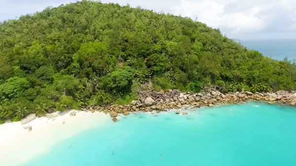 Kaunis ilmakuva Seychellien saarelle — kuvapankkivalokuva