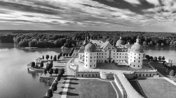 ザクセン州モーリッツブルク城の空中写真-ドイツ — ストック写真