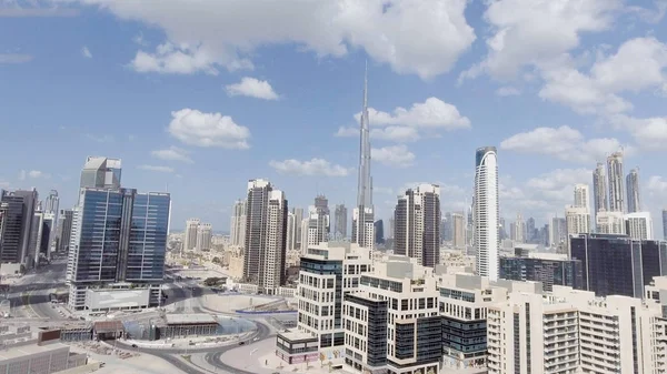 Dubaj, Spojené arabské emiráty - prosinec 2016: Letecký pohled na Centrum Dubaje na slunce — Stock fotografie