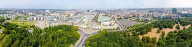 Berlin siluetinin Haziran 17 havadan görünümü road, Almanya