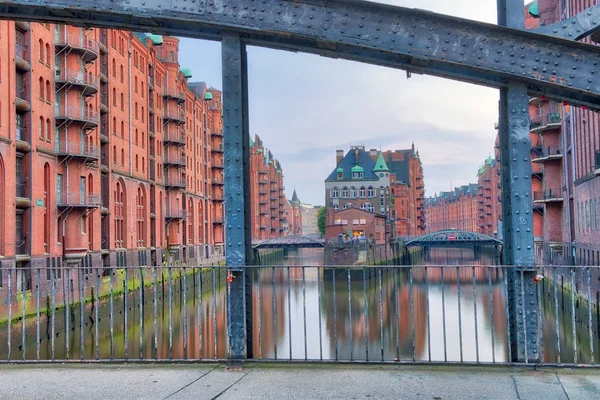 Hamburg castle vid floden, Tyskland — Stockfoto