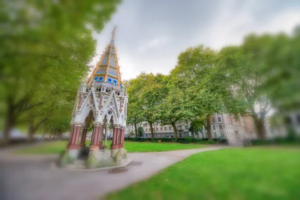 Westminster Sarayı, Londra Victoria kule Gardens yakınındaki — Stok fotoğraf