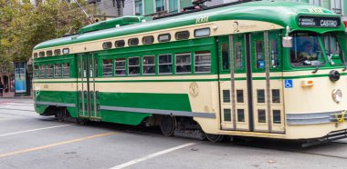 San Francisco, Ca - 6 Ağustos 2017: Vintage tramvay kablo arabası c