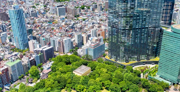 Tokio - květen 2016: Letecké panorama města. Tokyo přitahuje 20 milionů — Stock fotografie