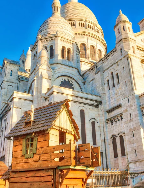 Montmartre domkyrkan på en solig vinterdag - Paris, Frankrike — Stockfoto