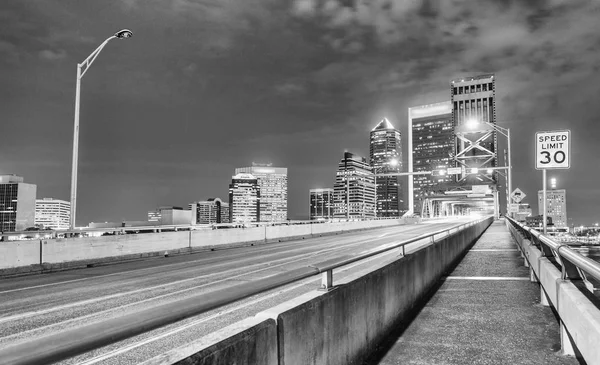 Jacksonville skyline éjjel — Stock Fotó