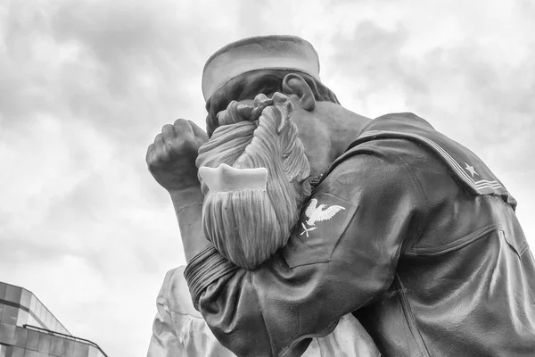 SARASOTA, FLORIDA - ENERO 2016: La estatua titulada "Uncondition —  Fotos de Stock