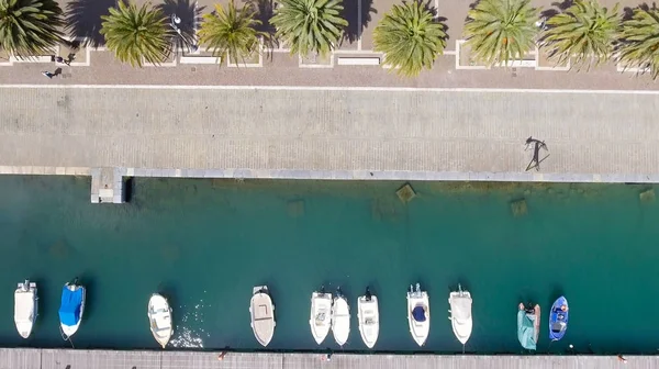 Anchored boats in the port — Stock Photo, Image