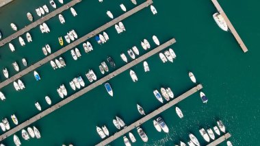 Port bağlantılı tekneler