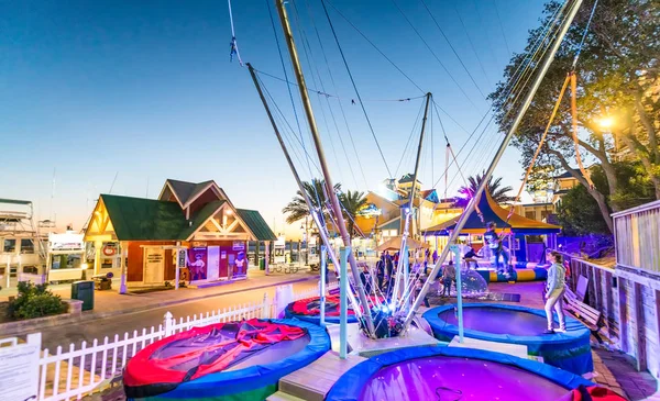 Harborwalk Marina with tourists — Stock Photo, Image