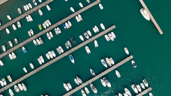 Anchored boats in the port — Stock Photo, Image