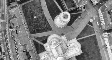 Pisa mucizeler meydanında havadan görünümü yaz sabahları bu