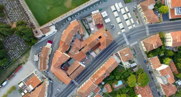 Overhead aerial view of homes in Pisa, Italy — Stock Photo, Image