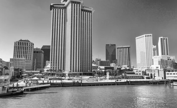 New Orleans - 11 februari 2016: New Orleans skyline op een beauti — Stockfoto