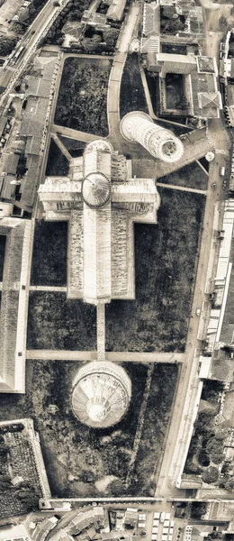 Plaza de los Milagros, Pisa. Vista aérea hacia abajo en una morni de verano — Foto de Stock