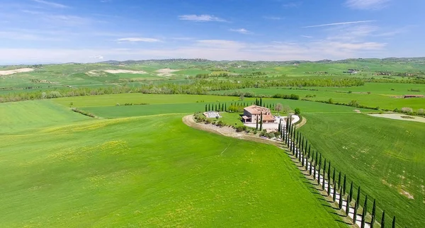 Belles couleurs de la Toscane, vue aérienne au printemps — Photo