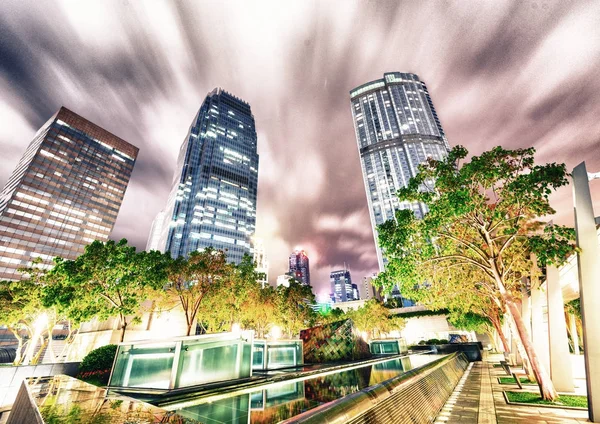 Hong Kong downtown skyscrapers at night — Stock Photo, Image