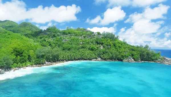 Luftaufnahme des schönen Seychellen Strandes und der Bäume — Stockfoto