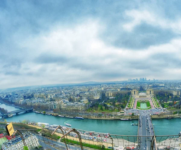 Vista aerea grandangolare dello skyline di Parigi visto dall'alto di Eiff — Foto Stock