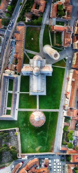 Obenliegende panorama-luftaufnahme von miracle square in pisa, italien — Stockfoto