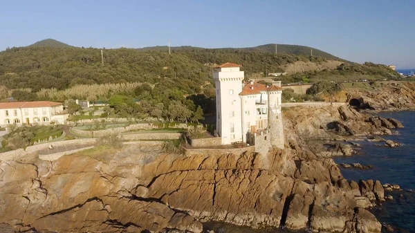 Calafuria の海岸線、イタリアの美しい空撮 — ストック写真