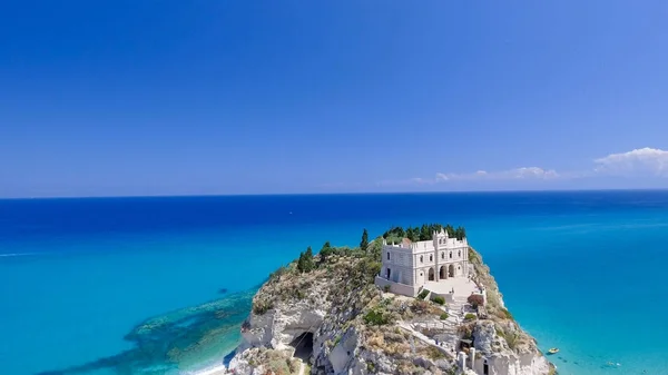 Luchtfoto van Tropea kust in Calabrië, Italië — Stockfoto