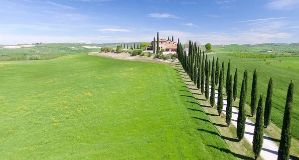 Hermosos colores de la Toscana, vista aérea en temporada de primavera —  Fotos de Stock