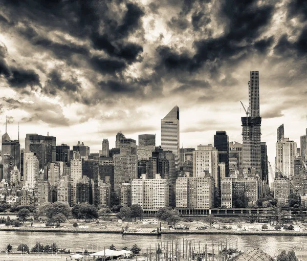Avondrood over Manhattan — Stockfoto