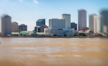 Mississippi Nehri New Orleans manzarası güzel bir günde