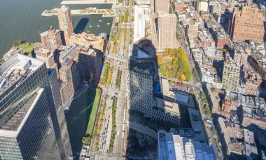 Downtown New York'ta Manhattan'ın aşağı havadan görünümü