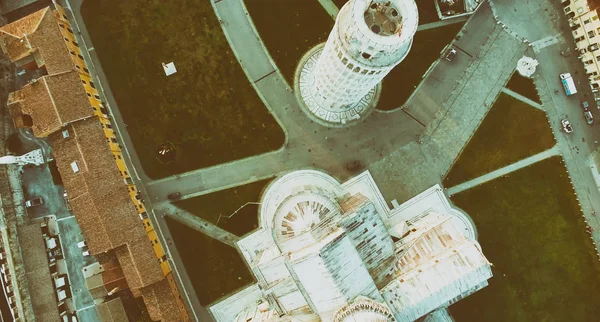 A csodák terét, Pisa. Lefelé a légi felvétel a nyári reg — Stock Fotó
