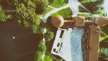 Ortaçağ Kalesi ek yükü havadan görünümü